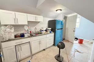271 Vine St, Bridgeport, CT 06604 - Photo 16