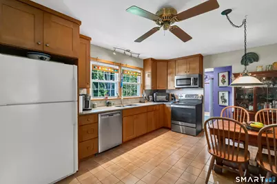 32 Ives Avenue, Meriden, CT 06450 - Photo 4