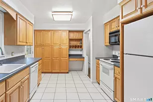 14 Saw Mill Rd, Newtown, CT 06470 - Photo 10