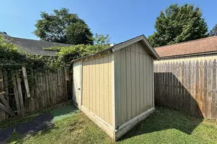 111 Otis St, Hartford, CT 06114 - Photo 8