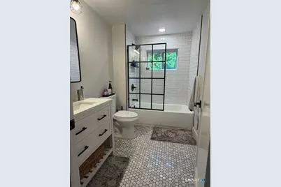 102 Old Barn Road West, Stamford, CT 06905 - Photo 10