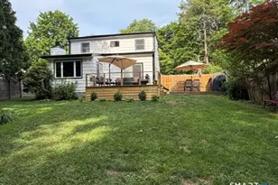 102 Old Barn Rd W, Stamford, CT 06905 - Photo 14