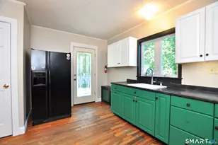 33 Roy St, Enfield, CT 06082 - Photo 8