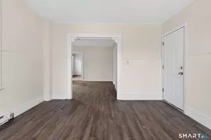 27 Beacon St, Waterbury, CT 06704 - Photo 2