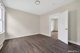 27 Beacon St, Waterbury, CT 06704 - Photo 12