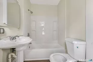 27 Beacon St, Waterbury, CT 06704 - Photo 18