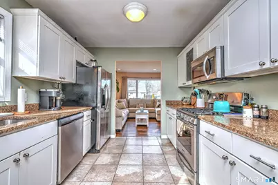 46 Aircraft Road, West Haven, CT 06516 - Photo 20