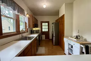 46 Windsor St, Waterbury, CT 06708 - Photo 8