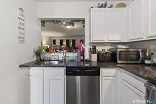 1425 Quinnipiac Ave, New Haven, CT 06513 - Photo 4