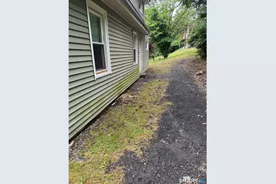 571 River Road, Shelton, CT 06484 - Photo 2