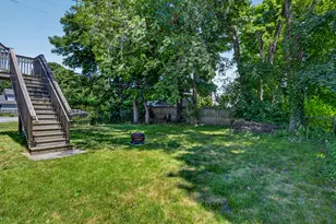 28 Moss St, Stonington, CT 06379 - Photo 6