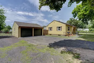63 Darien Dr, Windsor Locks, CT 06096 - Photo 4