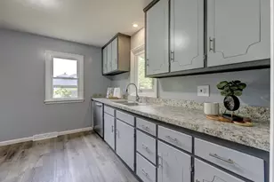 63 Darien Dr, Windsor Locks, CT 06096 - Photo 10