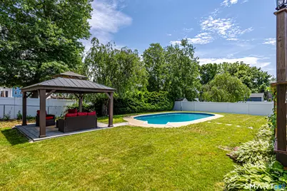 124 Pasadena Avenue, Stratford, CT 06614 - Photo 32