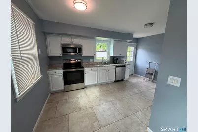 61 Park Circle, Milford, CT 06460 - Photo 4