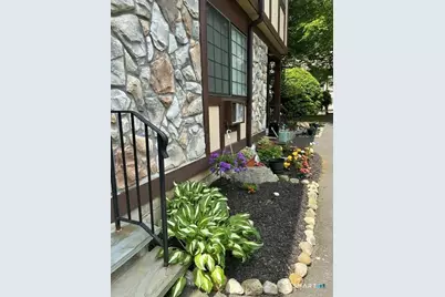 470 Swanson Crescent #470, Milford, CT 06461 - Photo 2
