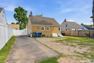 35 Woodstock Street, Hartford, CT 06112 - Photo 22