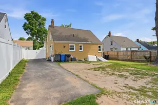 35 Woodstock St, Hartford, CT 06112 - Photo 22