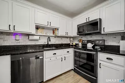 100 Wolfpit Avenue #14, Norwalk, CT 06851 - Photo 10