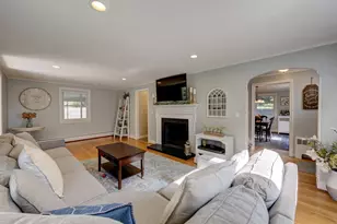 165 Stillwold Dr, Wethersfield, CT 06109 - Photo 4