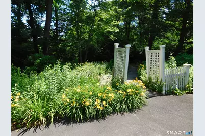 151 Great Quarter Road, Newtown, CT 06482 - Photo 2