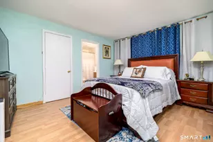 2 Washington Ct, Stamford, CT 06902 - Photo 14