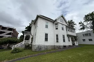 23 Pine St, Waterbury, CT 06710 - Photo 2