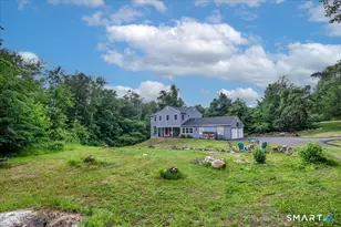 8 White Pine Dr, Brookfield, CT 06804 - Photo 4