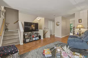 11 Mannions Ln, Danbury, CT 06810 - Photo 10
