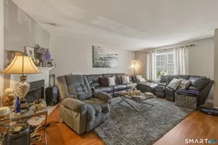 11 Mannions Ln, Danbury, CT 06810 - Photo 8