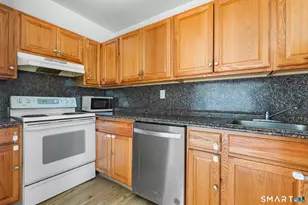 557 Glendale Ave, Bridgeport, CT 06606 - Photo 4