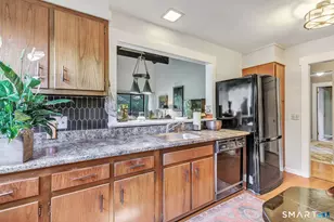 93 Seminole Ln, Stratford, CT 06614 - Photo 12