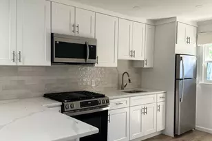 199 Dupont Pl, Bridgeport, CT 06610 - Photo 2