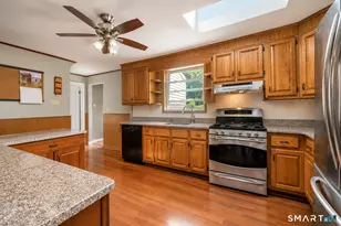 346 Woodstock Ave, Stratford, CT 06614 - Photo 8