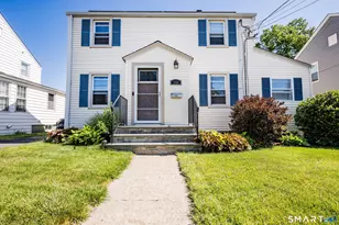 346 Woodstock Ave, Stratford, CT 06614 - Photo 2