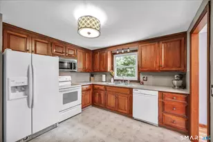 66 East St, Middletown, CT 06457 - Photo 8