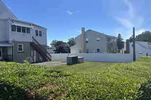 36 Charles St, Stamford, CT 06902 - Photo 14