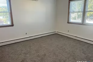 36 Charles St, Stamford, CT 06902 - Photo 8