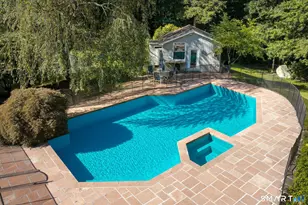 7 White Oak Ln, Weston, CT 06883 - Photo 2