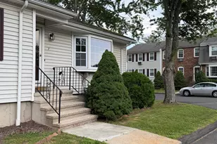 56 Janet Cir, Bridgeport, CT 06606 - Photo 2