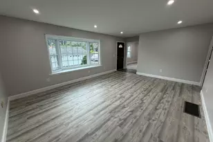 56 Janet Cir, Bridgeport, CT 06606 - Photo 4