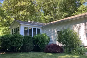 23 Hillcrest Dr, Montville, CT 06382 - Photo 6