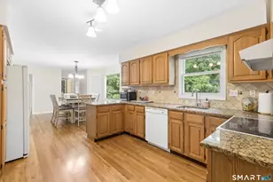 47 Autumn Ridge Rd, Shelton, CT 06484 - Photo 4