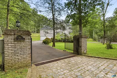 18 West Haviland Lane, Stamford, CT 06903 - Photo 2