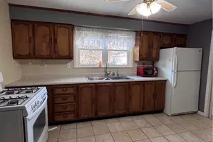 112 Harrington Ave, New Haven, CT 06512 - Photo 2