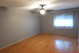 50 Greenhouse Rd, Bridgeport, CT 06606 - Photo 8