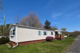 8 Erin Dr, Plainfield, CT 06374 - Photo 2