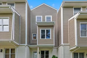 71 Cobblestone Dr, Groton, CT 06340 - Photo 1
