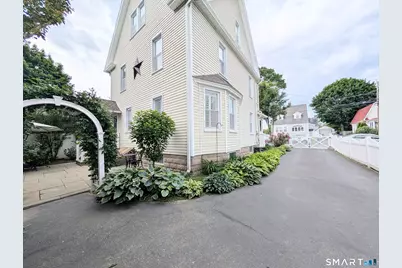 56 Higgins Avenue, Bridgeport, CT 06611 - Photo 10