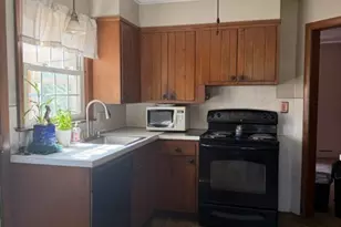 62 South St, Windsor Locks, CT 06096 - Photo 4